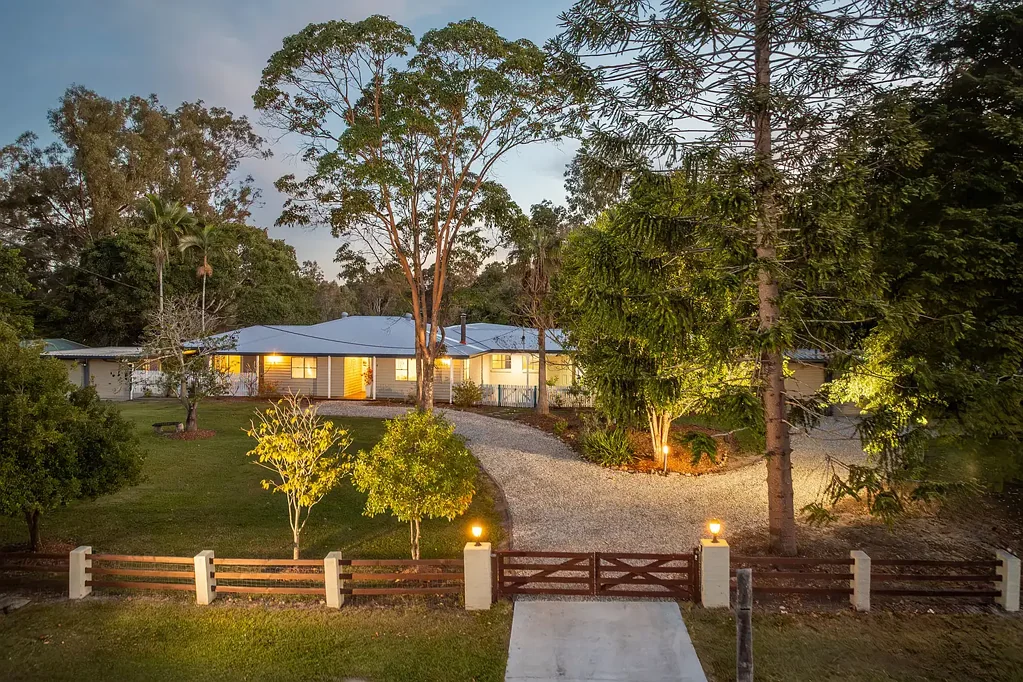 Pullenvale 5 Slaapkamer Family Acreage & Entertaining With Usable Land