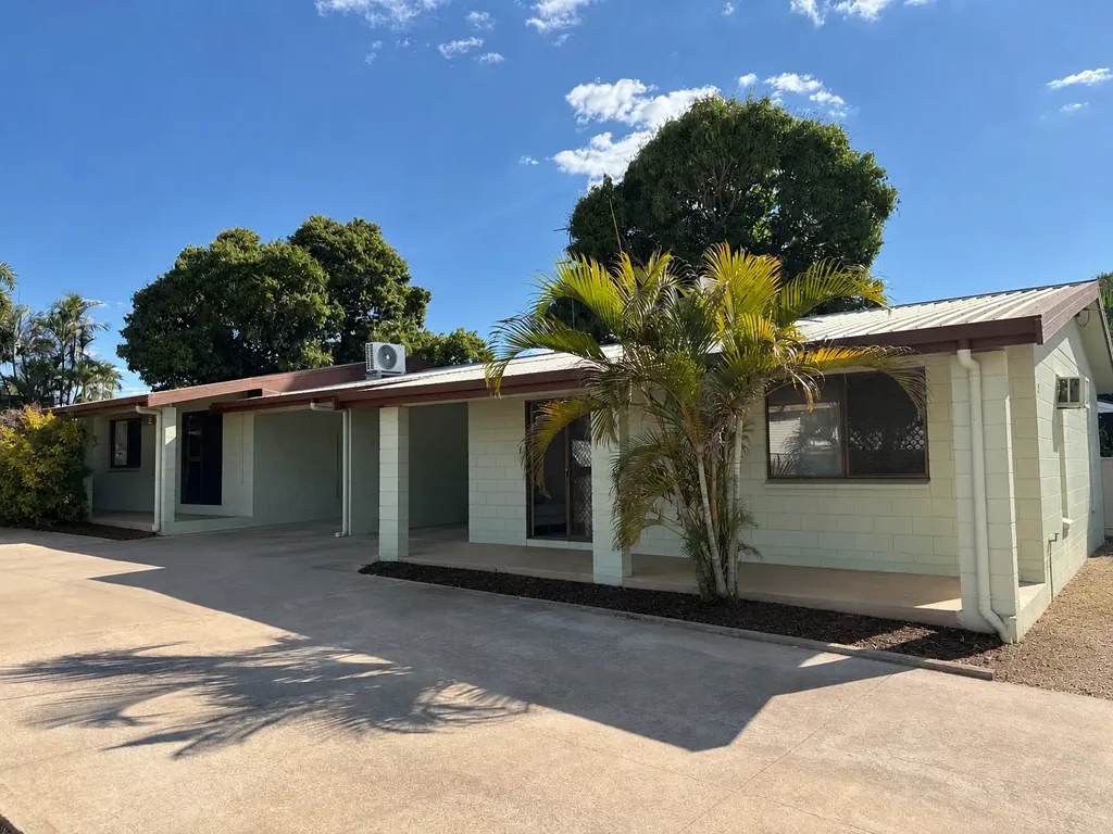 Charters Towers City 4房  TWO TENANTED UNITS WITH FUTURE DEVELOPMENT POTENTIAL