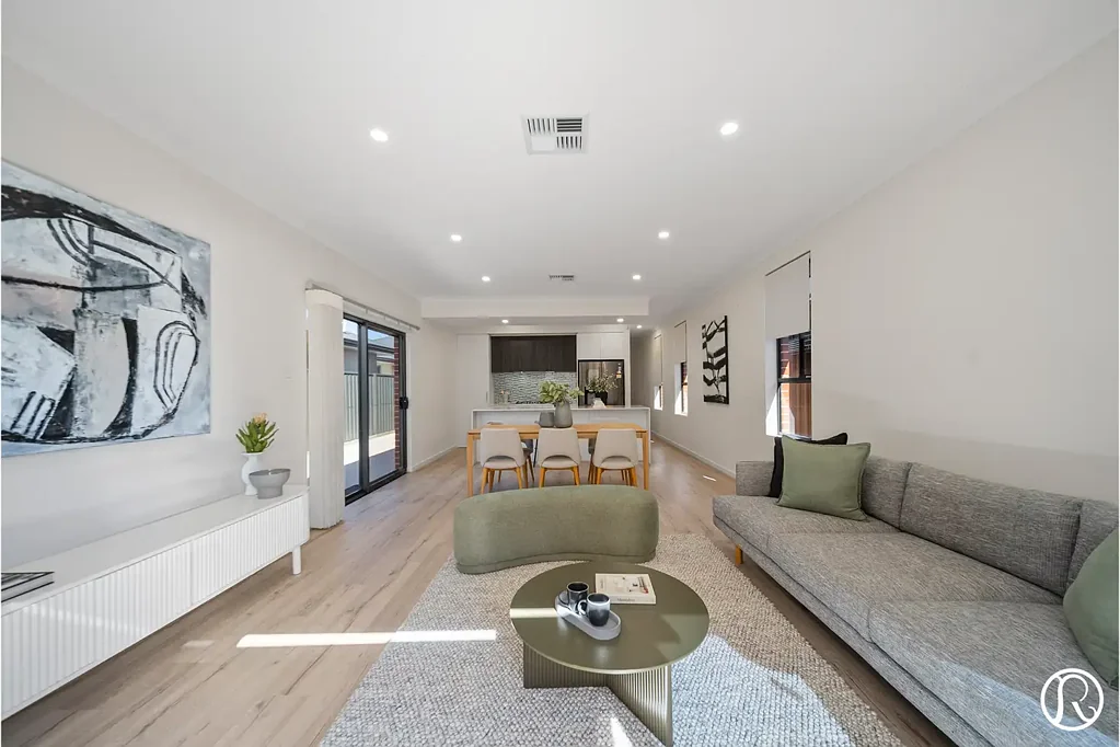 Northfield 4房  A well-appointed, move-in ready family home