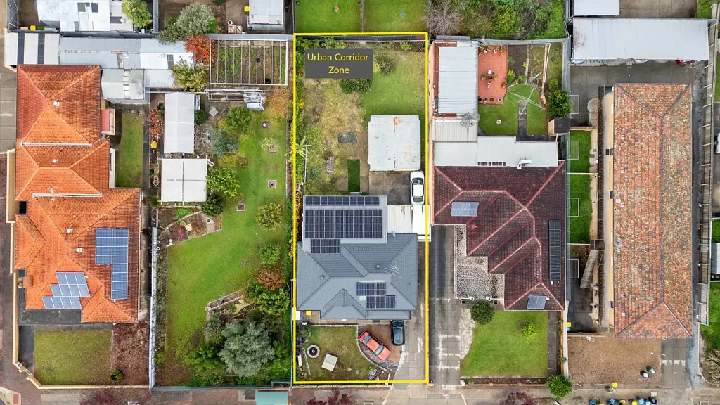 Paradise 3chambre Prime Commercial-Zoned Opportunity on Lower North East Road