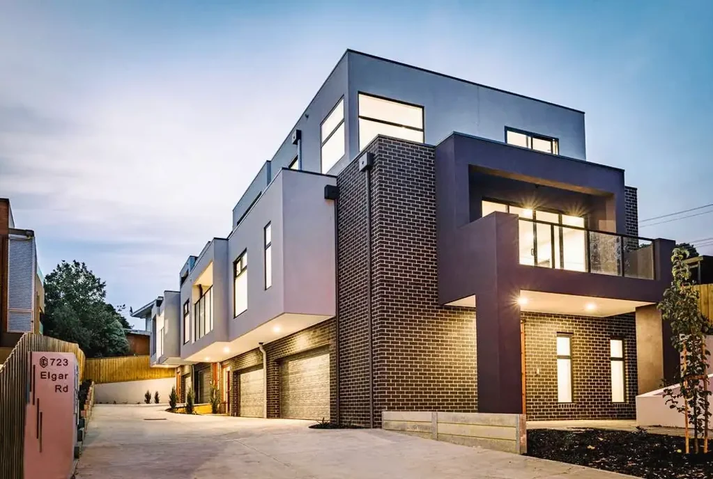Modern 3-Bedroom Townhouse in a Prime Location