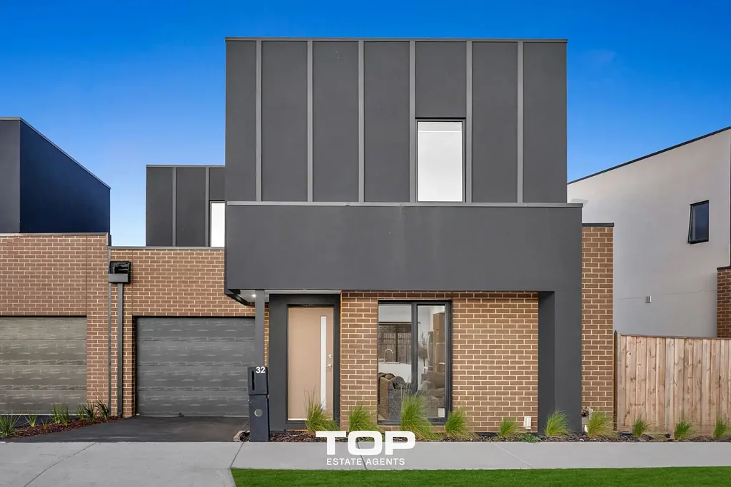 32 Cupples Crescent, Berwick, VIC 3806