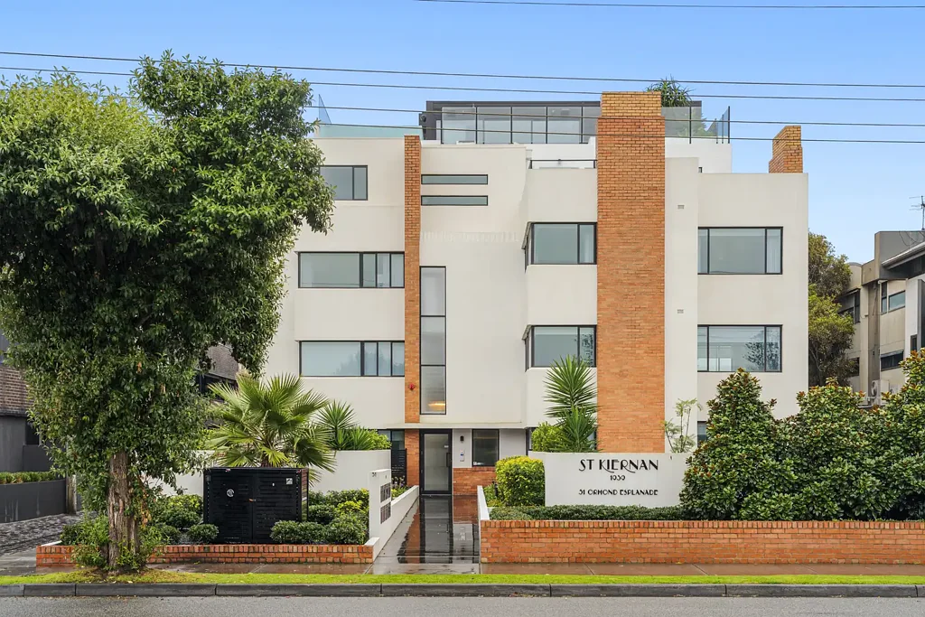 Sophisticated Bayside Living in the Heart of Elwood