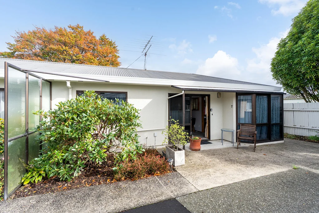 Mosgiel 2غرفة نوم More than meets the eye - cosy, secure townhouse