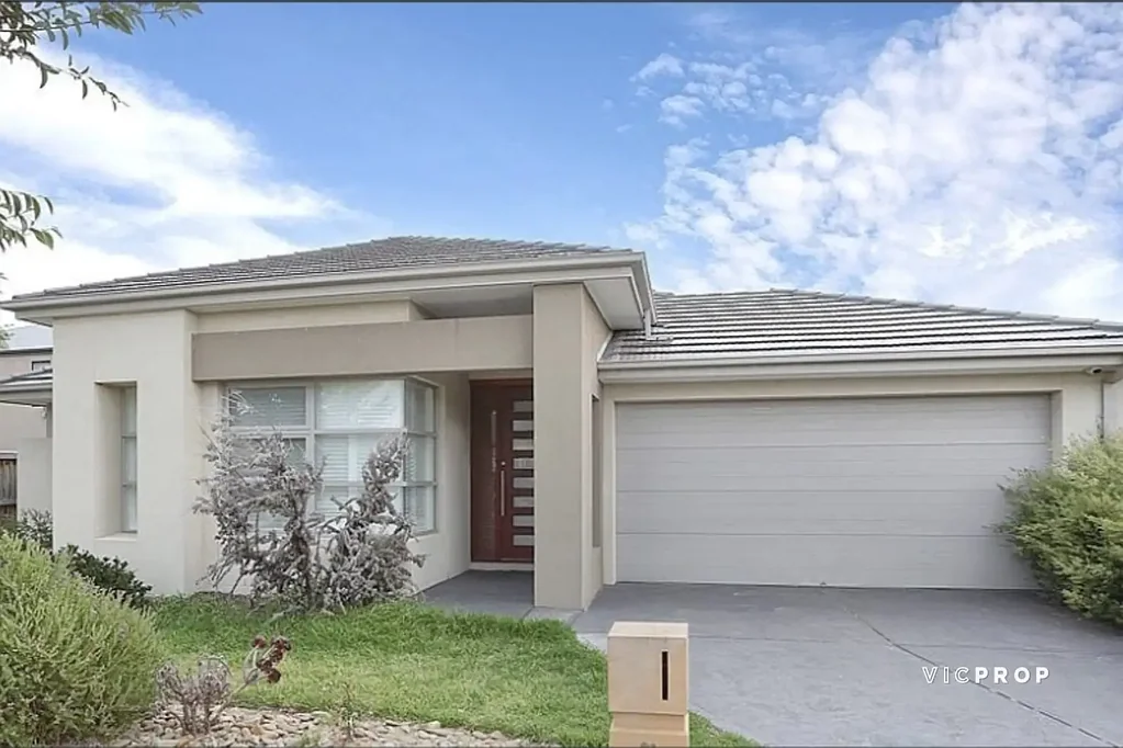Contemporary Living Awaits in Point Cook – Don't Miss Out!