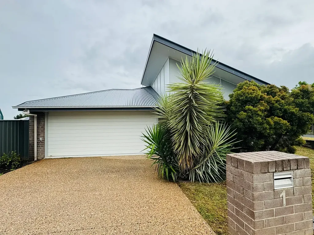 Moranbah 4ਬੈੱਡਰੂਮ EXECUTIVE OR FAMILY HOME: LOW MAINTENANCE EASY LIVING