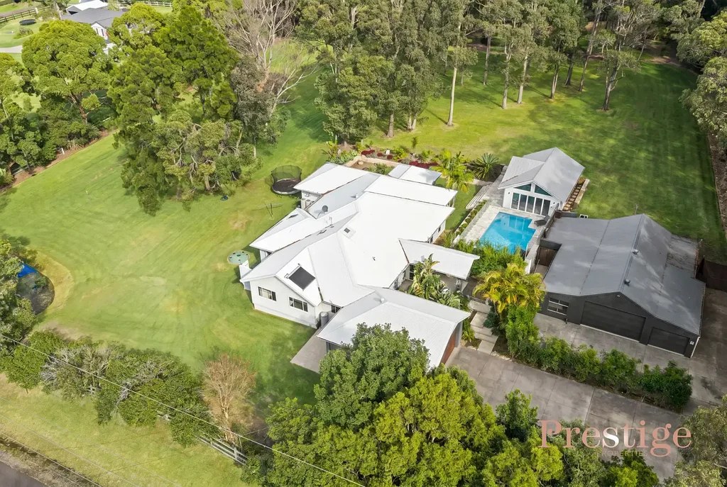 Wamberal 5ห้องนอน Architectural Elegance Meets Resort-Style Acreage Living
