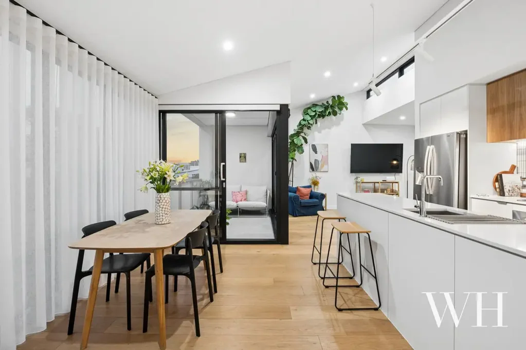 North Coogee 3Zimmer Architectural Style: Sea Breezes & Parkside Serenity