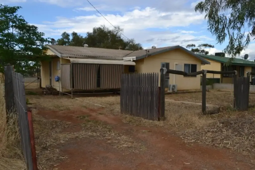 Perenjori 3कमरा AFFORDABLE COUNTRY HOME WITH PLENTY OF POTENTIAL
