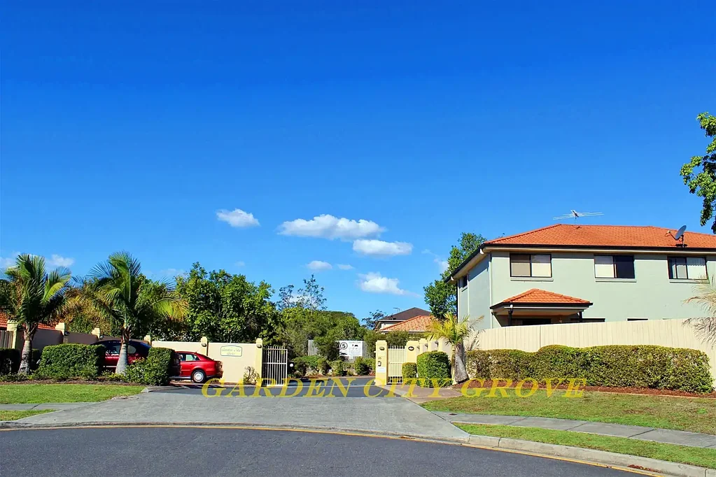 Furnished Townhouse in 25 Buckingham Place, Eight Mile Plains, QLD, 4113