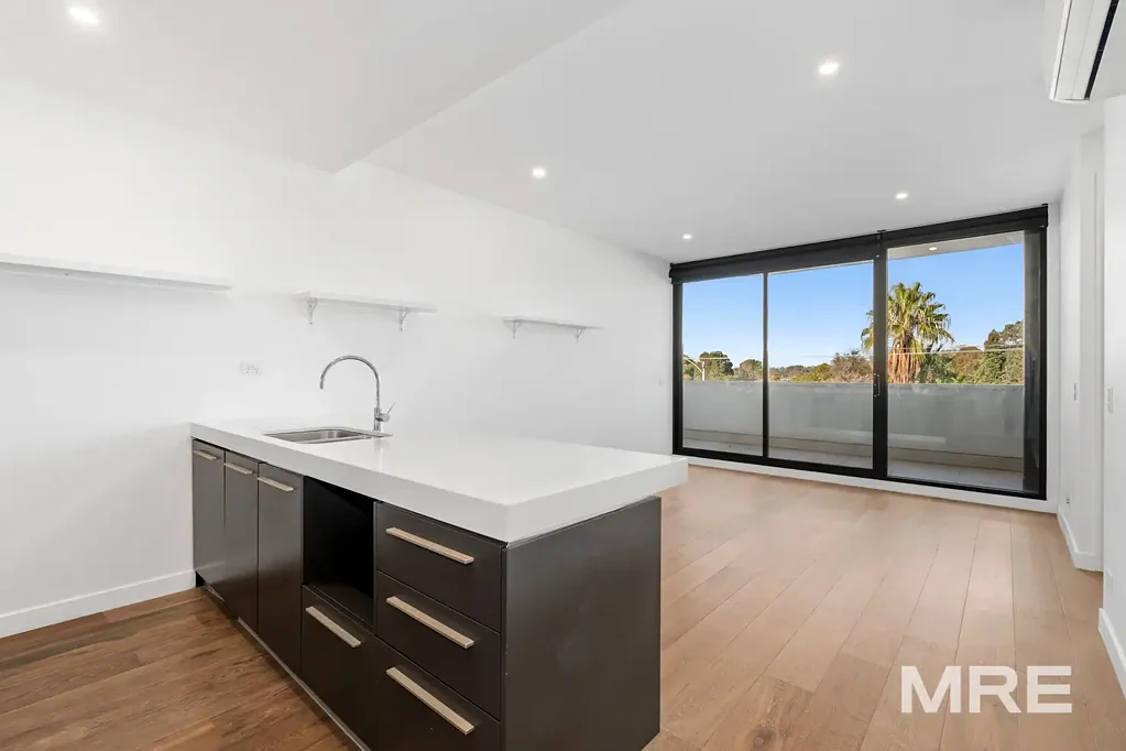 Modern charm in Ivanhoe's heart
