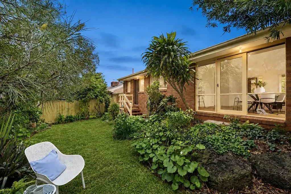 Ashwood 2房 花园别墅，步行可达 Garden Villa in a Walkable Pocket