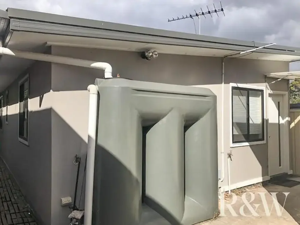 WELL PRESENTED GRANNY FLAT