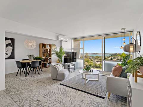 Orakei 1部屋 Million Dollar Views & Less than $1m!