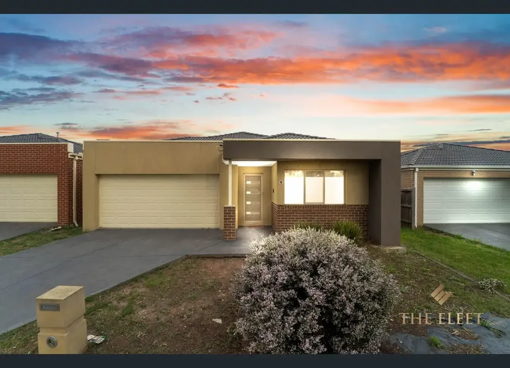Spacious 4-Bedroom Family Home | 2 Living Areas | Heating & Cooling Throughout. (Private inspection available at 30 minutes notice).