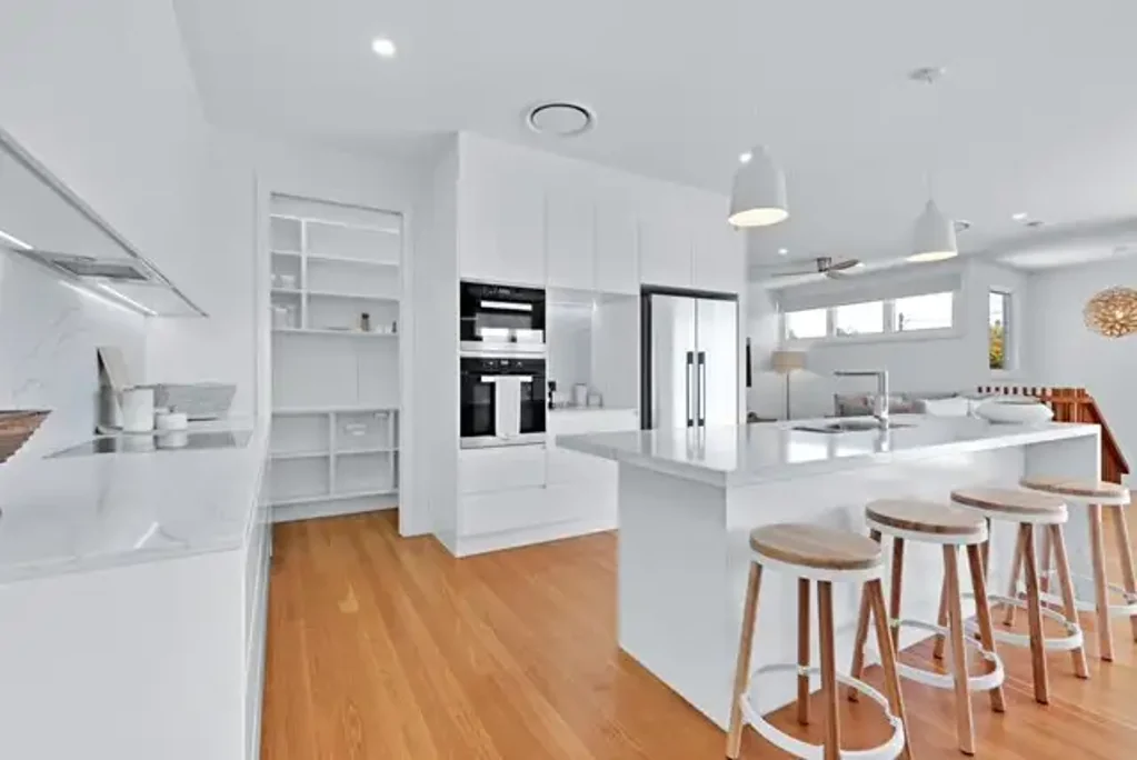 Coastal Luxury Steps from Alexandra Headland Beach