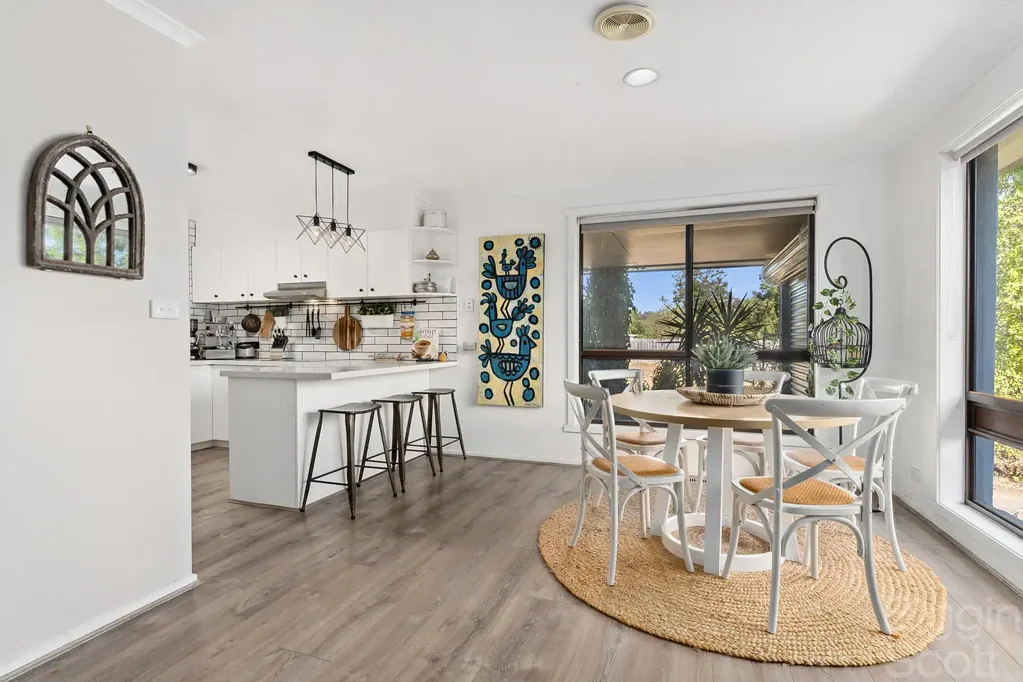 Hepburn 3Habitaciones Contemporary Comfort in a Tranquil Setting