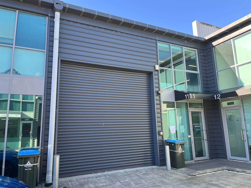 Morningside WAREHOUSE / OFFICE WITH ROLLER DOOR