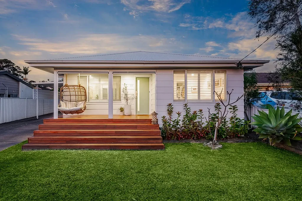 6 Ithaca Street, Bateau Bay, NSW 2261