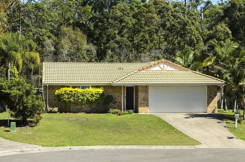 Family Home Backing Onto Bushland