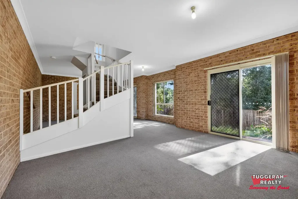 Tuggerah 2कमरा FIRST TIME OFFERED IN 26 YEAERS, ONE OWNER