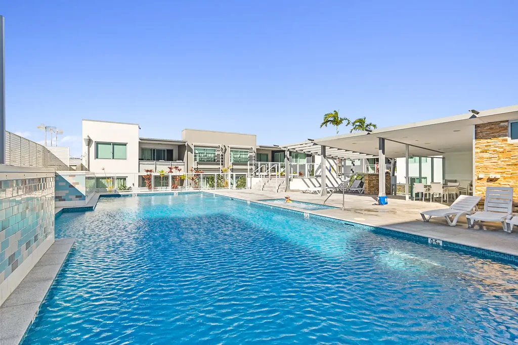 Palm Beach 2房  Low-Maintenance Lifestyle in Palm Beach Central!