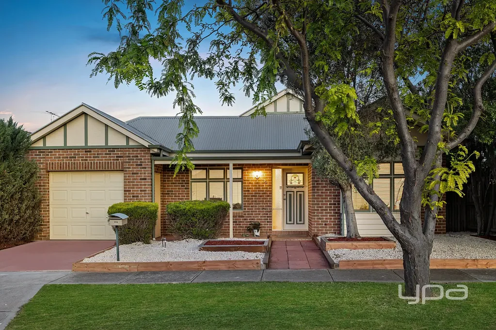 35 Sumner Crescent, Point Cook, VIC 3030