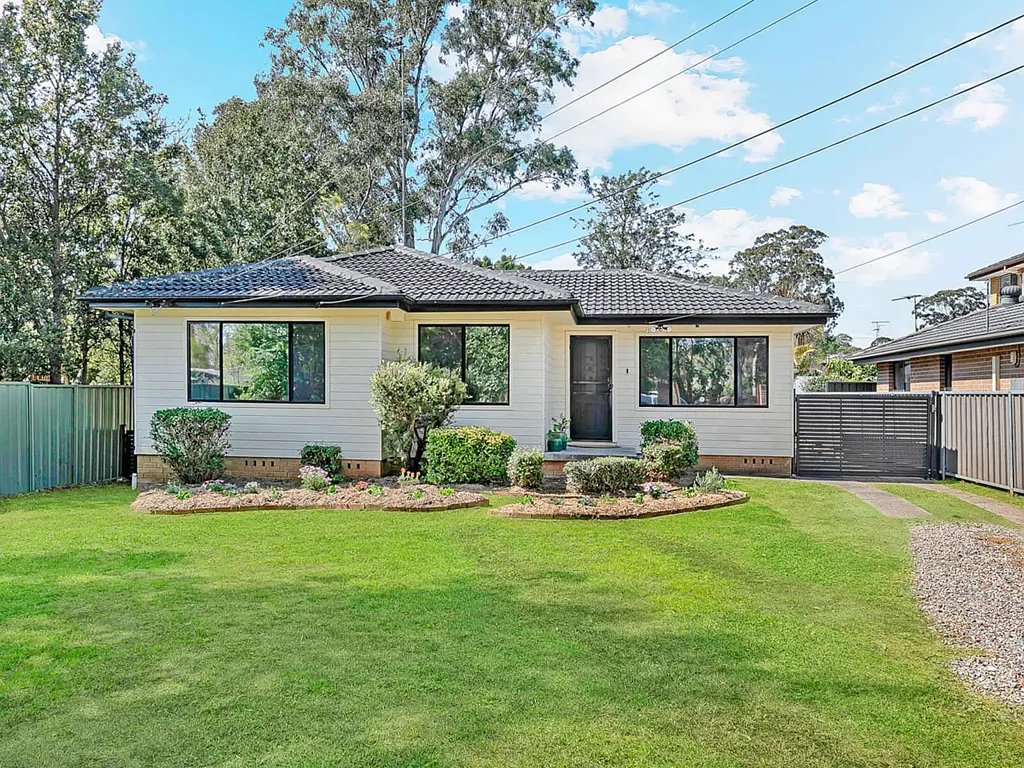 Kings Park 5ਬੈੱਡਰੂਮ Great size block with future potential