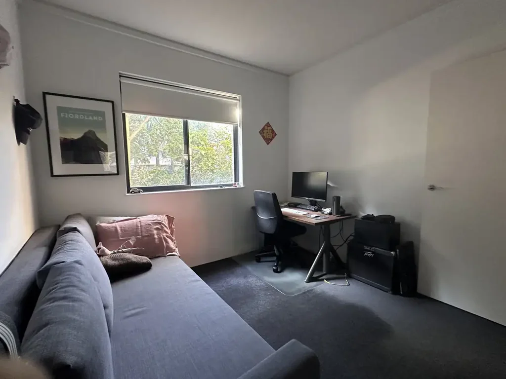 Fully furnished in the heart of Newtown