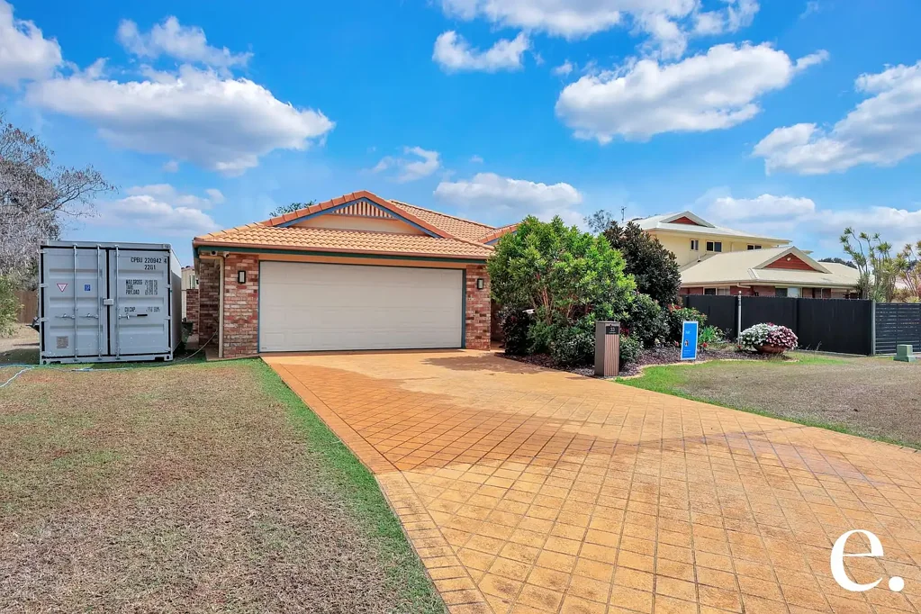 Bundaberg East 4Kwarto IMMACULATE BRICK AND TILE IN SOUGHT-AFTER AREA