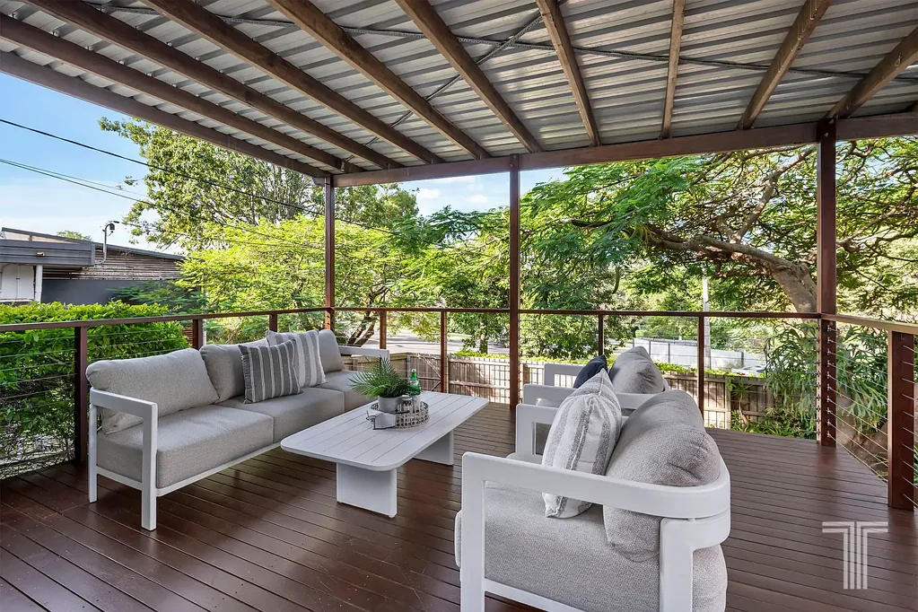 Tarragindi 3chambre Leafy Outlooks, Layered Living