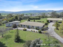 21 Summit Drive, Devon Hills