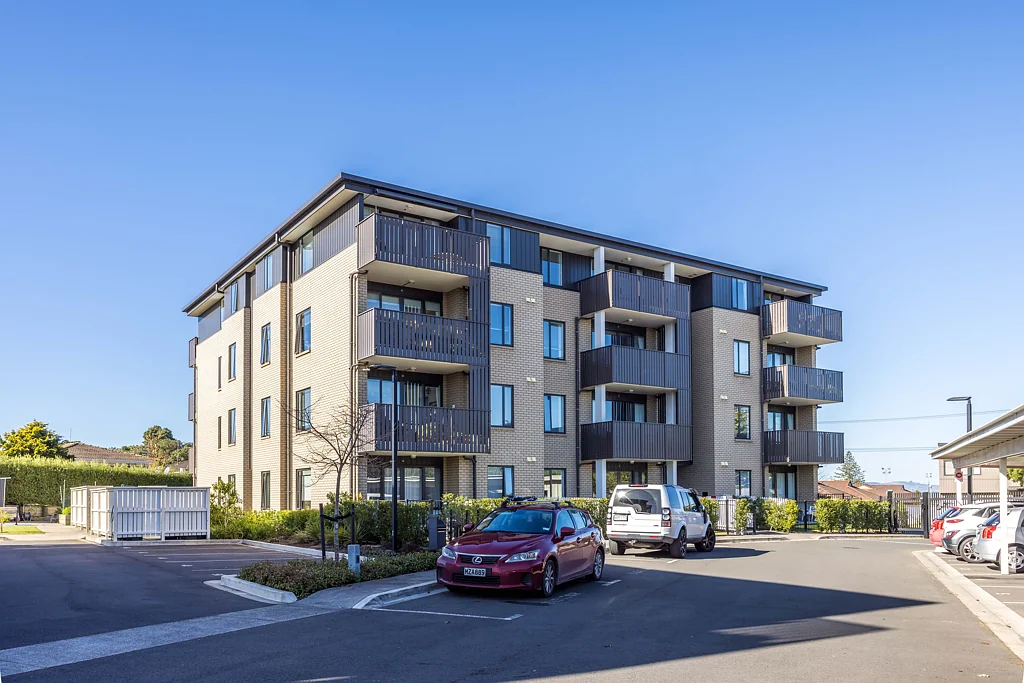 Manurewa East 2Moenga Best Buy at Bloom - Must Sell!