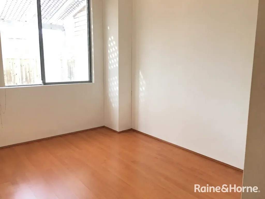 Comfortable & Low-Maintenance Living in the Heart of Kingsford