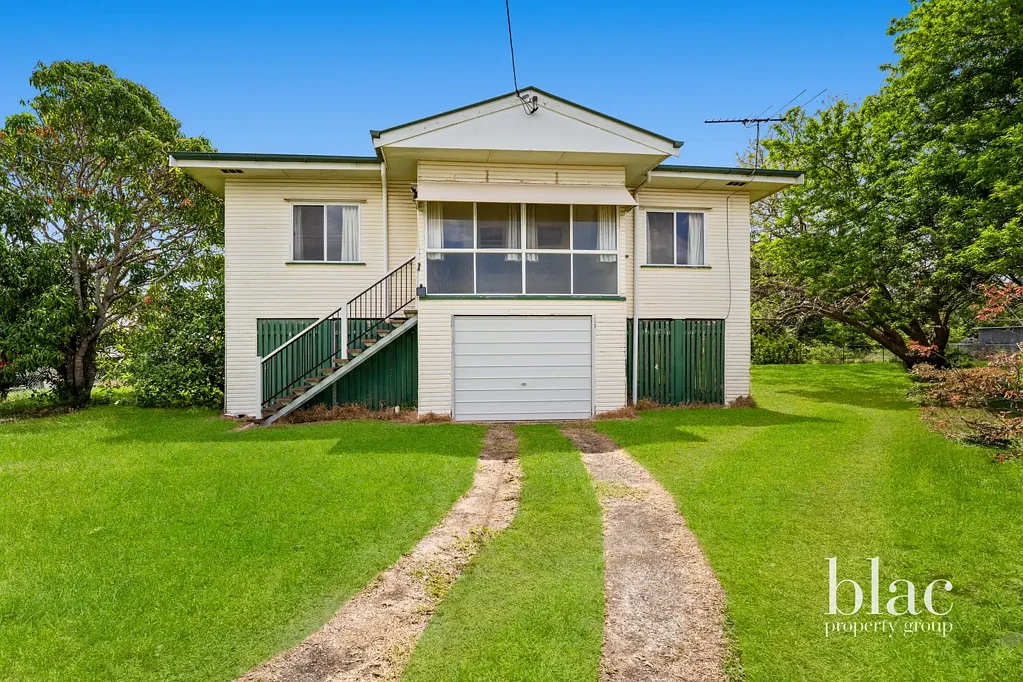 Lawnton 3Moenga Where Comfort Meets Opportunity on a Generous Block!