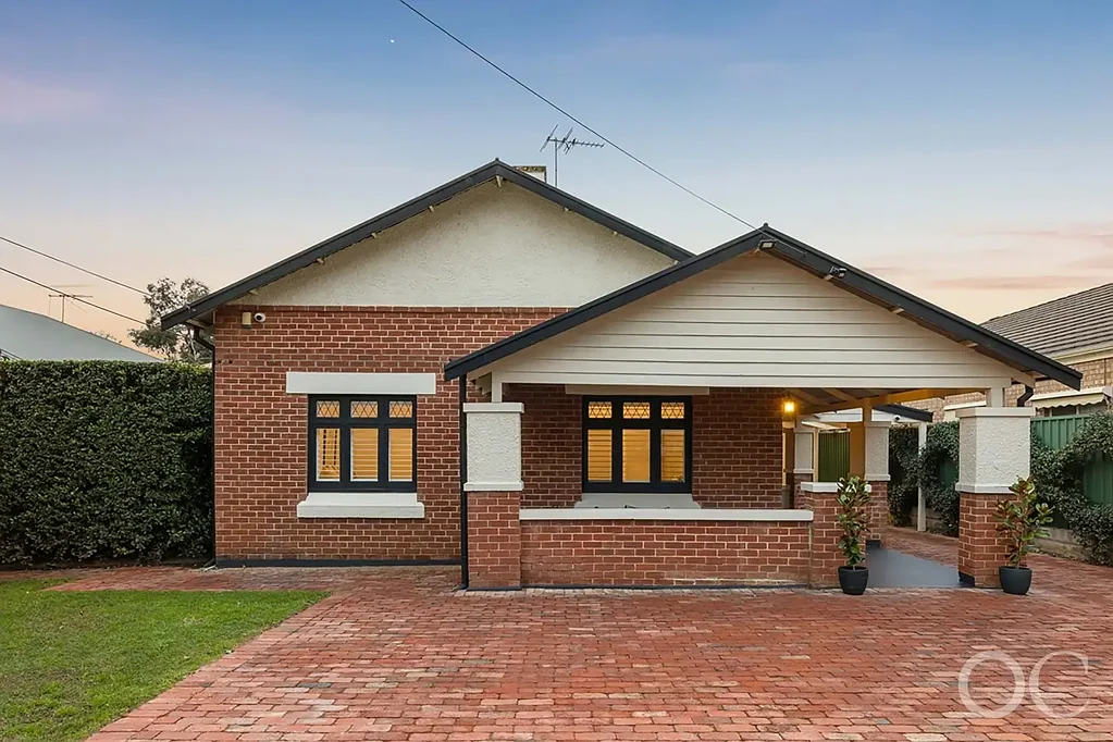 Kingswood 4 Slaapkamer Open the Door to a Bungalow Beauty Reimagined on a Grand Family Scale