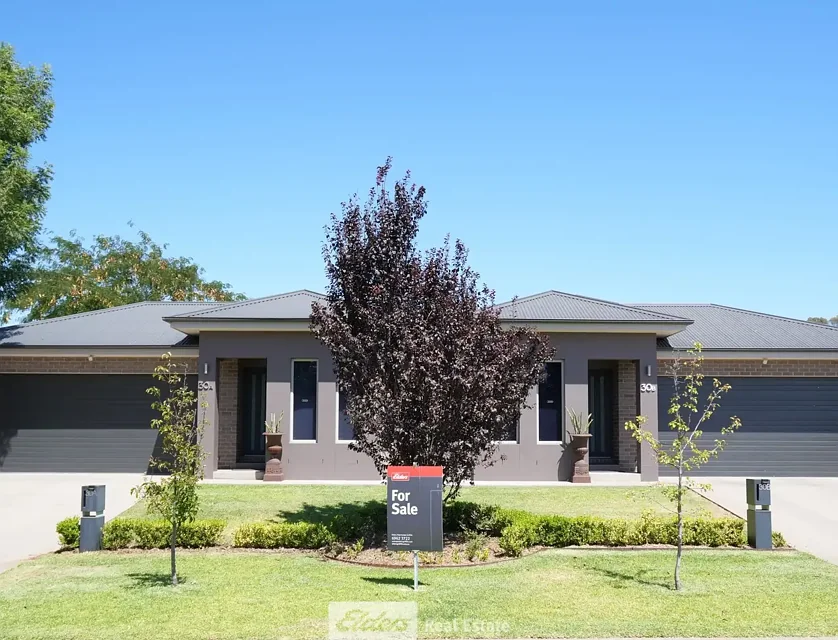 30A & 30B Dussin Street, Griffith, Murray, 6 غرف, 4 حمامات, Townhouse