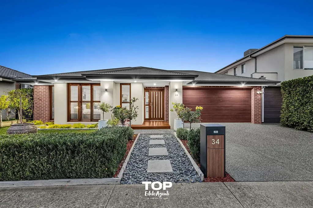 Clyde North 4 Slaapkamer Modern Family Living with Premium Features on 512sqm
