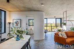306/17 The Causeway, Kingston