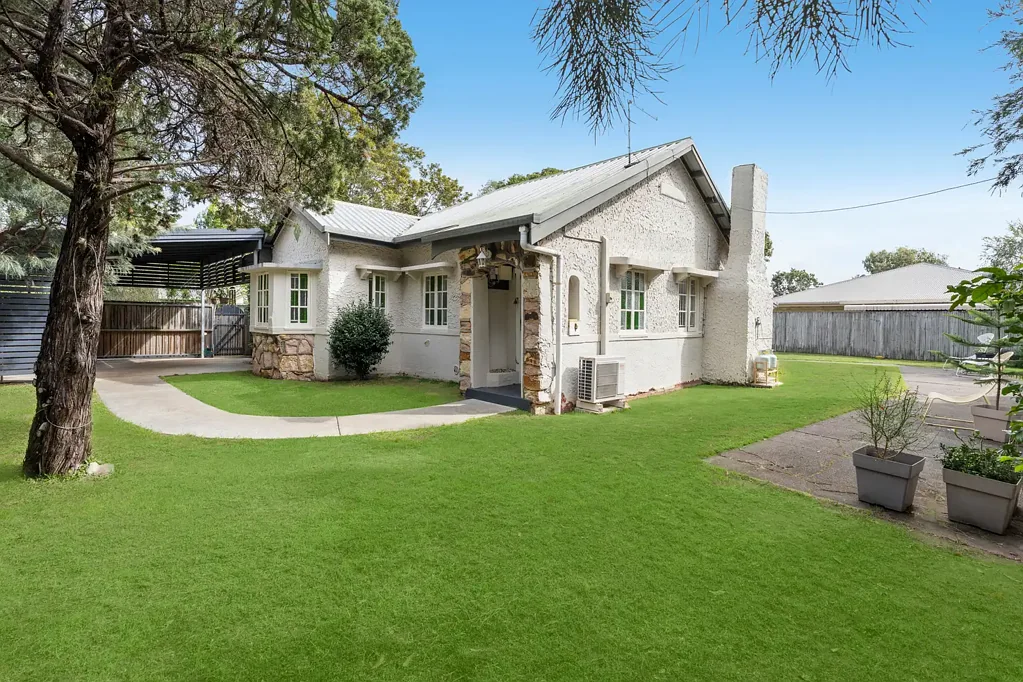 Wynnum West 3Zimmer Charming Home with Space, Privacy & Convenience