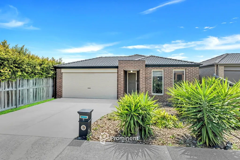 Beautiful Home With Space, Style & Convenience