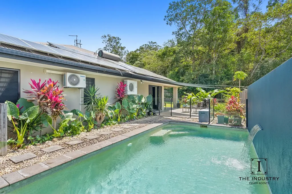 Located between Trinity Beach & Kewarra Beach in Panguna Valley Estate