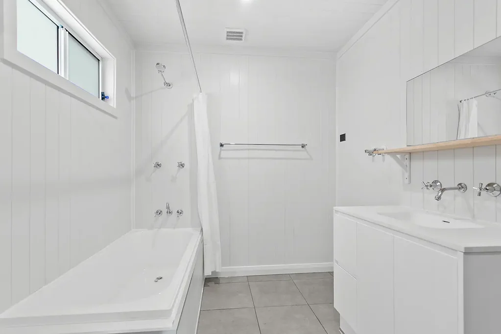 Charming 2-Bedroom Flat (WATER INCLUDED)