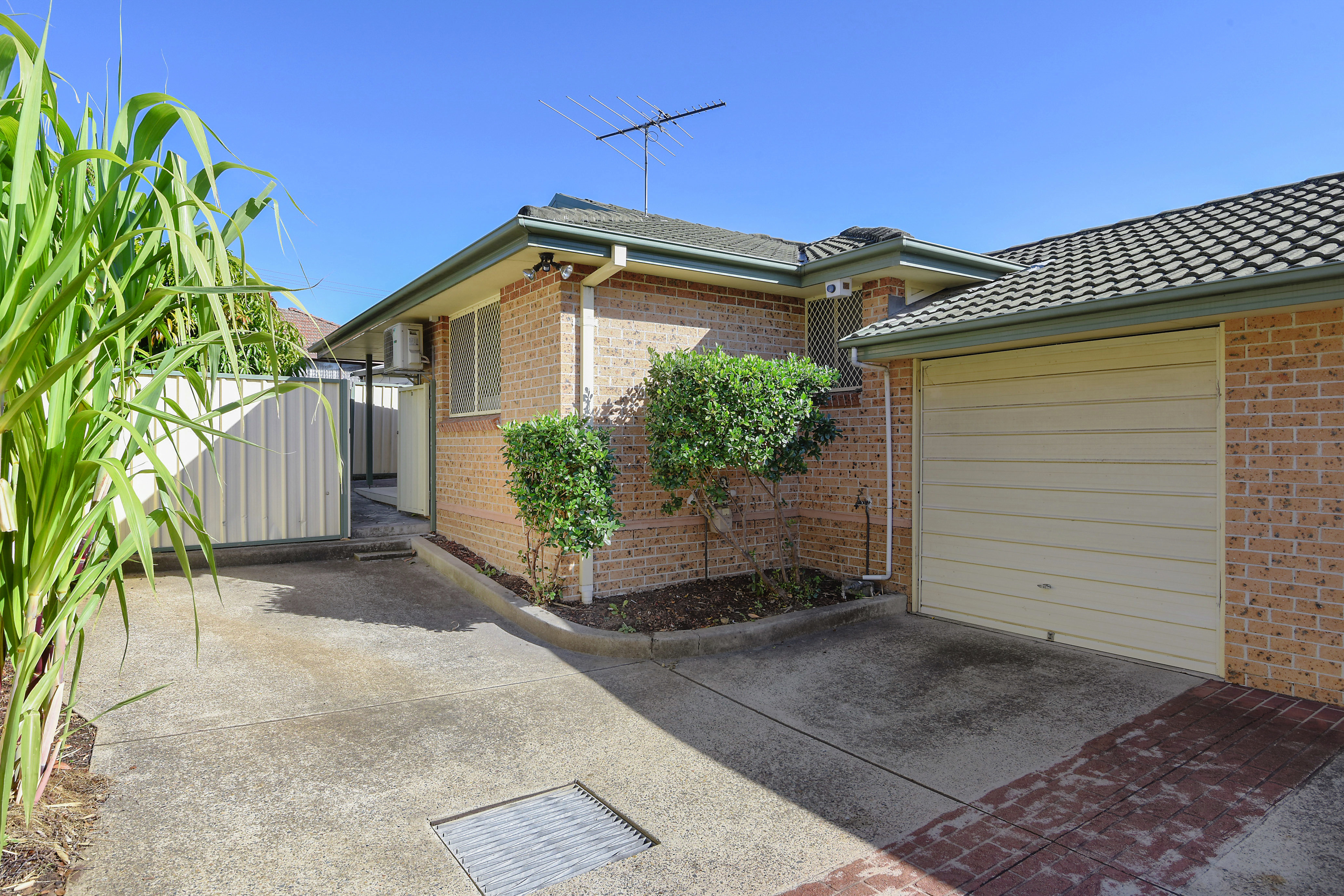 UNIT 8 46 POWELL ST, YAGOONA NSW 2199, 0部屋, 0バスルーム, Unspecified