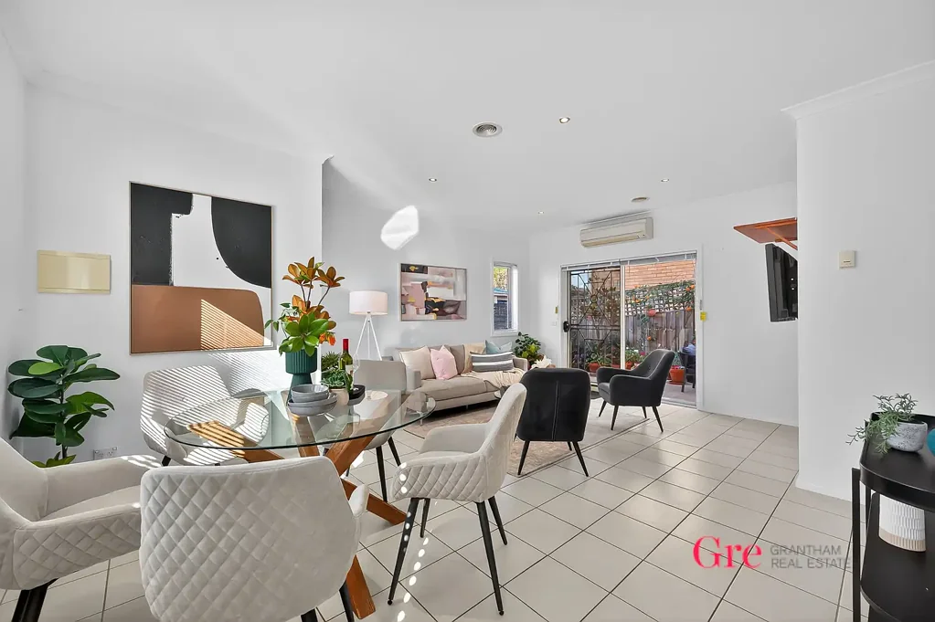 Brunswick West 3غرفة نوم Classic style townhouse