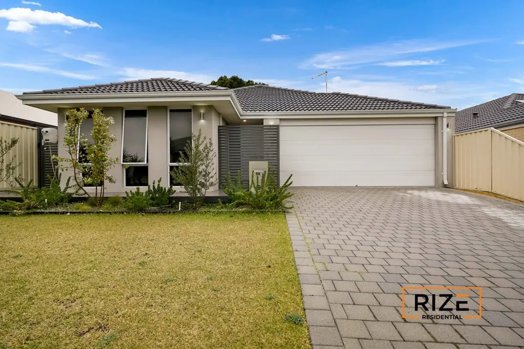 Pearsall 3Moenga Gorgeous, Easy Care Family 3 x 2 + Theatre!