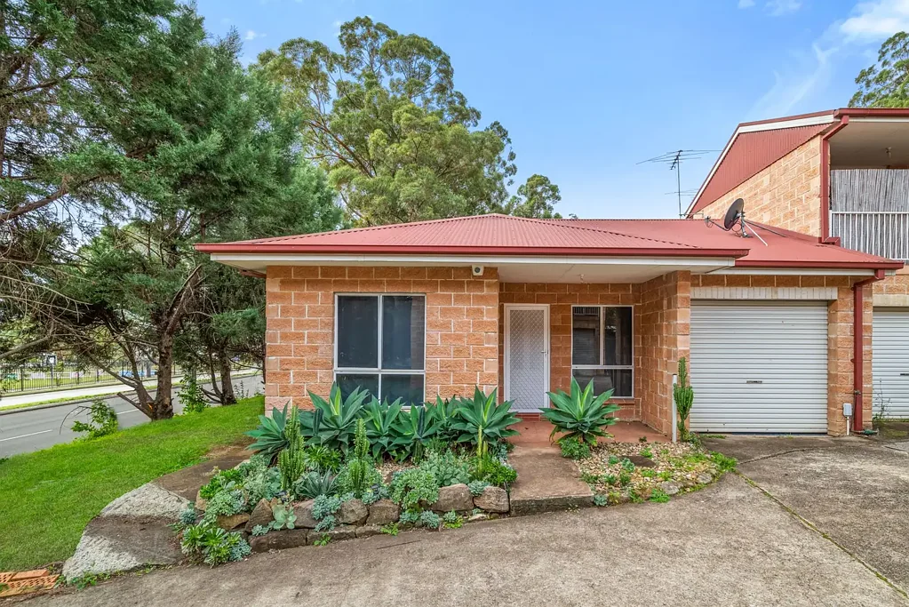 1/30 Moore Street, Campbelltown, NSW 2560