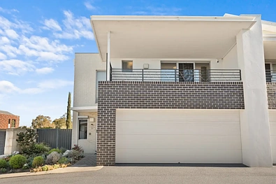 Baldivis 3 Slaapkamer MODERN TOWNHOUSE LIVING WITH A LARGE PRIVATE GARDEN SPACE