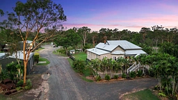 52 Dundowran Road, Walligan