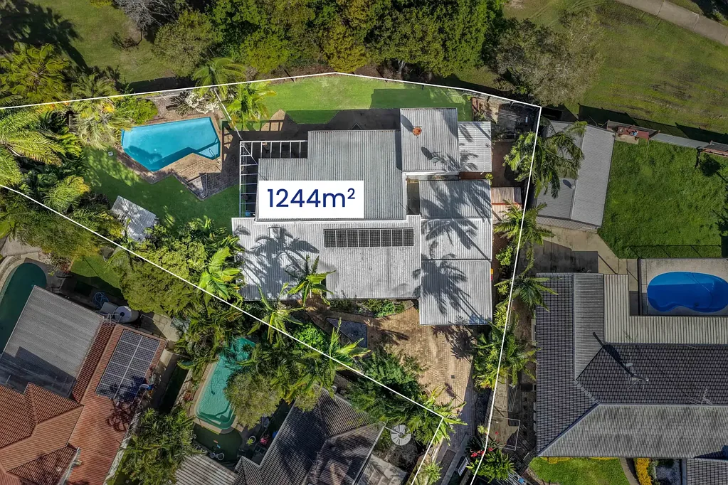 Mountain Creek 4Moenga Renovator's Dream on 1,244m2 with Dual Living & Development Potential